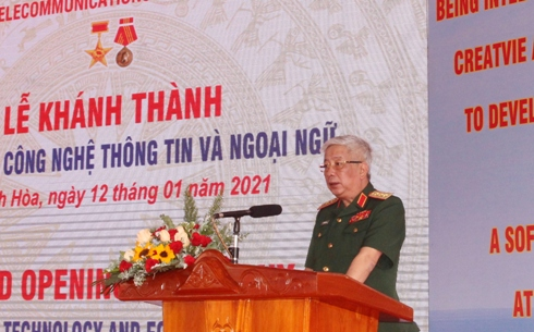 Khánh thành Trung tâm Công nghệ thông tin và Ngoại ngữ