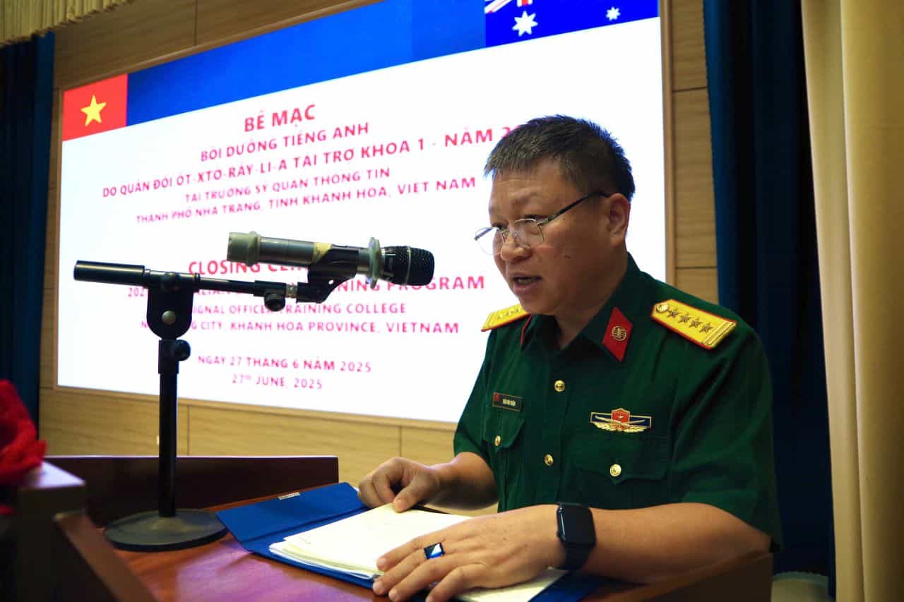 Đại tá, Tiến sĩ Trần Văn Thuận – Giám đốc Trung tâm CNTT&NN phát biểu bế mạc