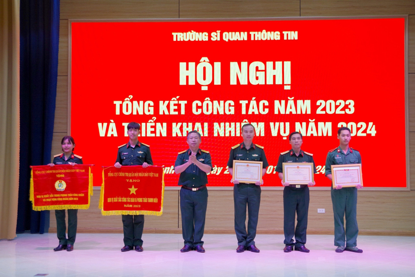 Trường Sĩ quan Thông tin tổng kết công tác năm 2023, triển khai nhiệm vụ năm 2024