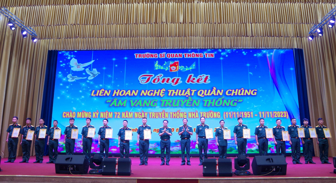 Trường Sĩ quan Thông tin tổ chức công diễn và bế mạc Liên hoan nghệ thuật quần chúng năm 2023